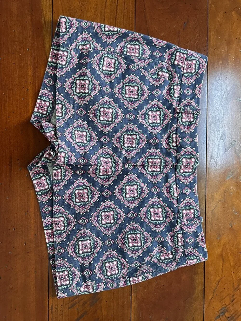 J.Crew Women’s Preppy Shorts Size 2 Navy Blue Pink Medallion Stretch Y2K